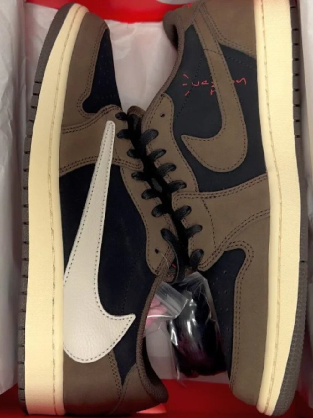 Air Jordan 1 Retro Low Travis Scott